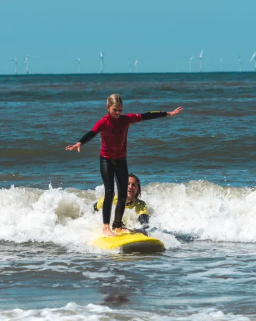 Surfschool Castricum 2021 by Jonas Konijnenberg jonaslifestylephoto21061324 2